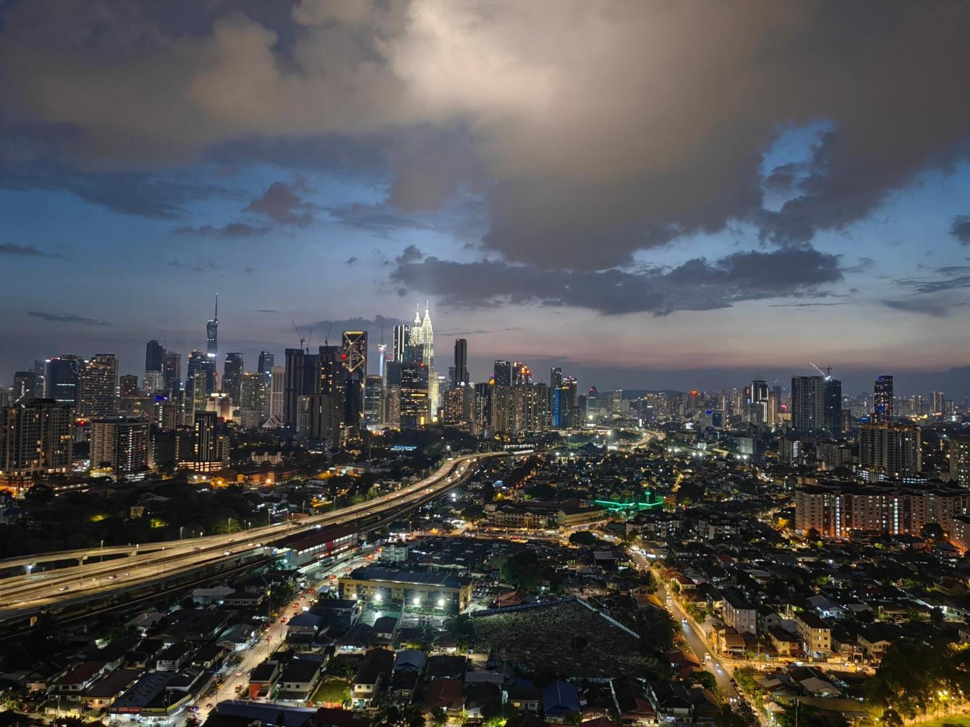 Datum Jelatek Sky Residence Klcc Skyring Linked To Lrt And Mall Ampang  Eksteriør billede